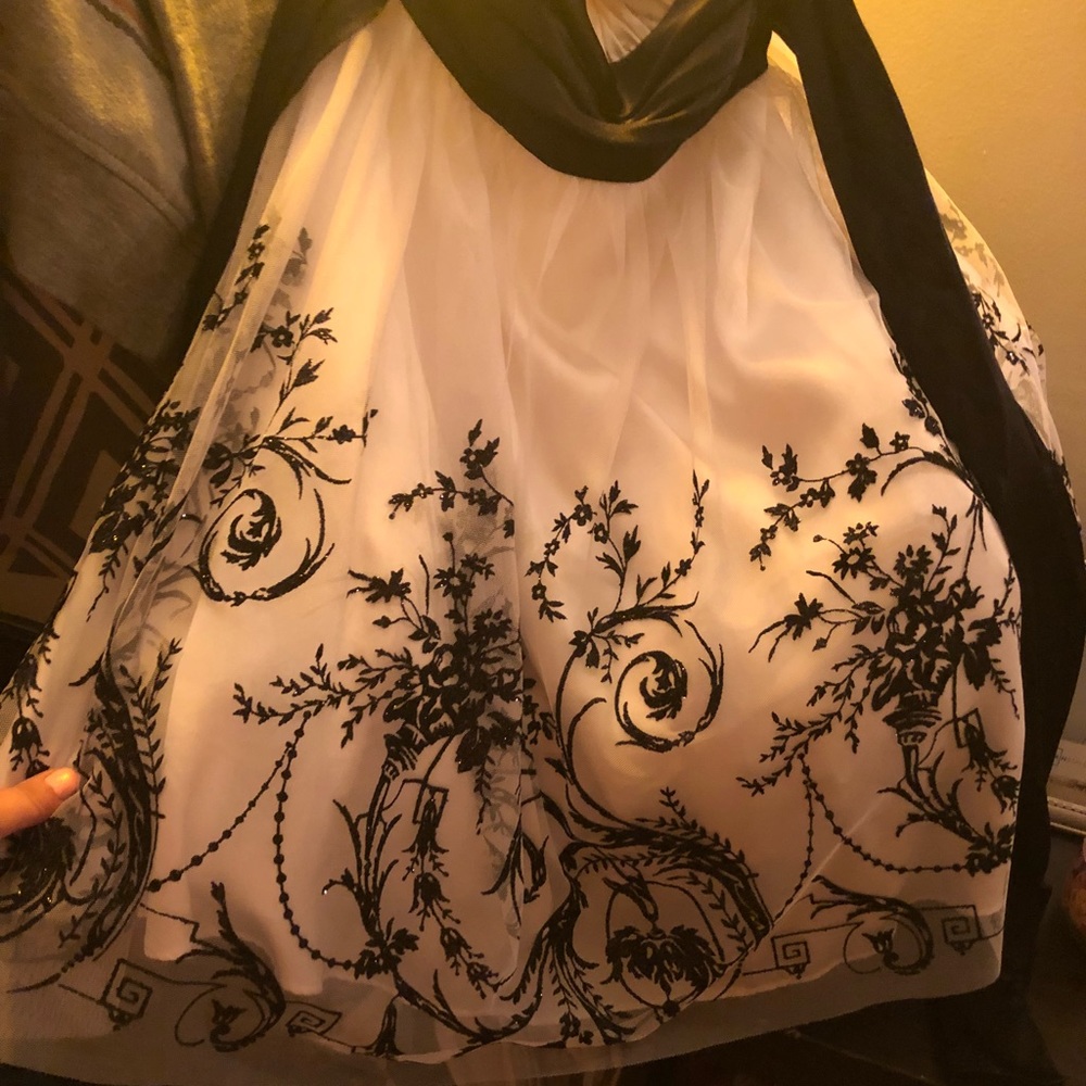 Size 5 blonde nites LINDA BERNEIL